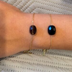 Morganne Bello Black Onyx Cushion 18 Kt yellow gold bracelet